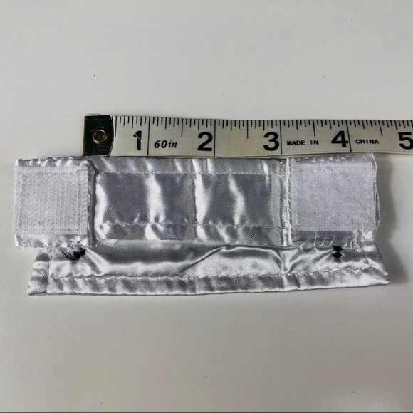 Small dog bundle - tuxedo with bowtie & additional red bowtie - Picture 3 of 8